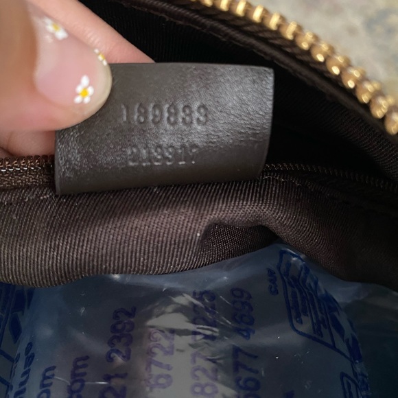 Authentic Gucci Medium Canvas GG Logo Hobo - Picture 7 of 13